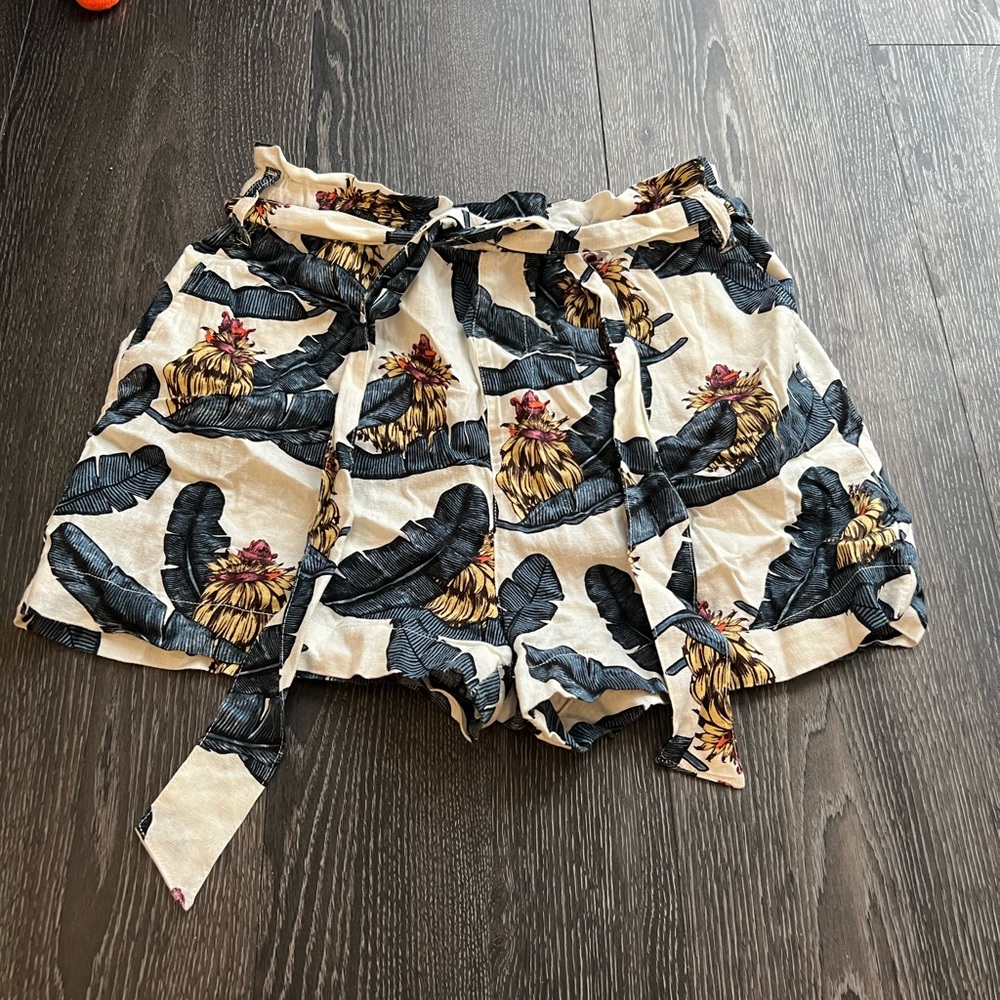 H&M Linen blend shorts